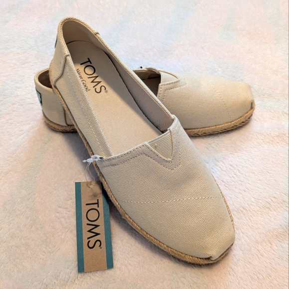 Toms Women's Cream Canvas Slip-On Shoes Size 6 - Picture 1 of 4